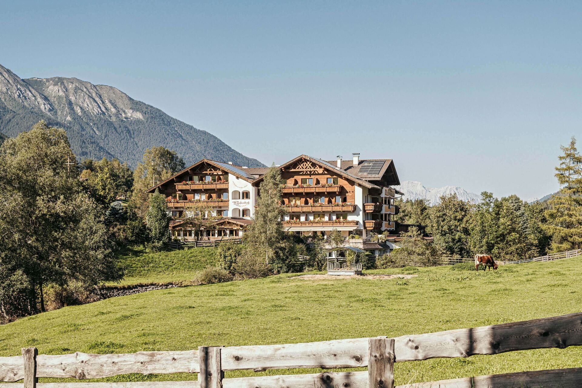 Biohotel Rastbichlhof - Toddler-friendly hotel exterior and facilities