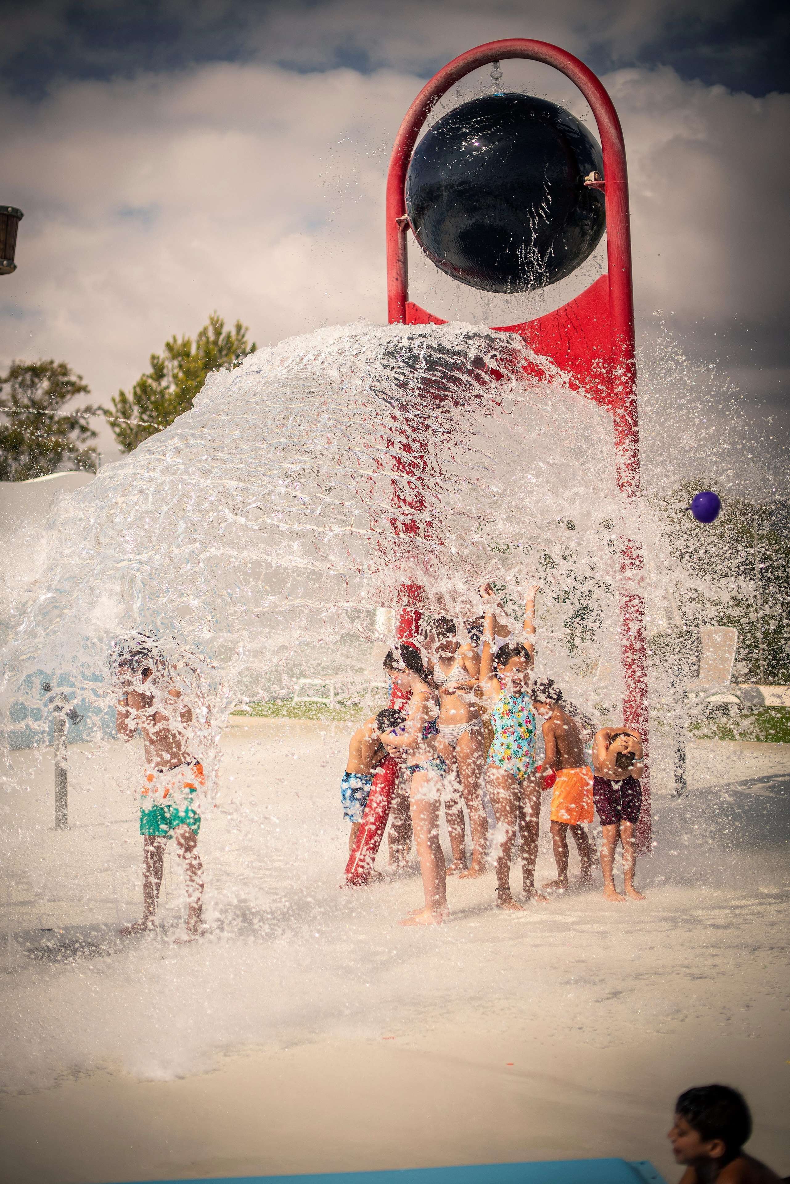 Blau Punta Reina Resort - Toddler-friendly hotel exterior and facilities